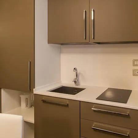 马泰拉国立公寓式酒店 4*